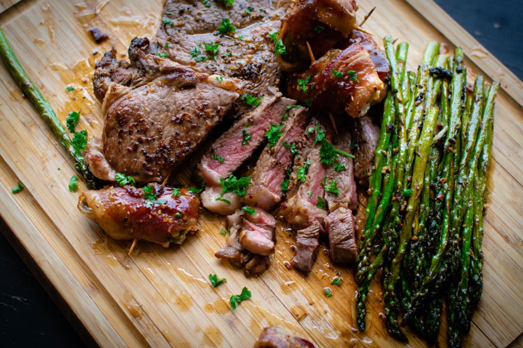 steak-and-grilled-asparagus